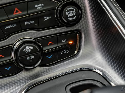 Used 2018 Dodge Challenger SRT Hellcat RWD image 80