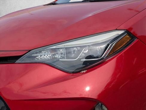 Used 2017 Toyota Corolla SE FWD image 2