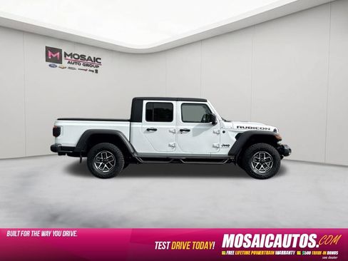 Used 2024 Jeep Gladiator Rubicon w/ Technology Group AWD/4WD image 8