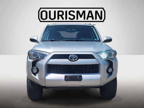 Used 2015 Toyota 4Runner SR5 AWD/4WD image 3
