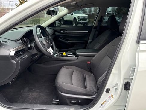 Used 2023 Nissan Altima 2.5 SV image 15