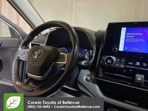 Used 2023 Toyota Highlander XLE image 22