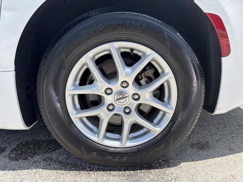 Used 2021 Chrysler Voyager LX image 47