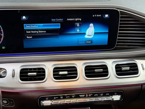 Used 2021 Mercedes-Benz GLE 350 4MATIC w/ Premium Package image 32