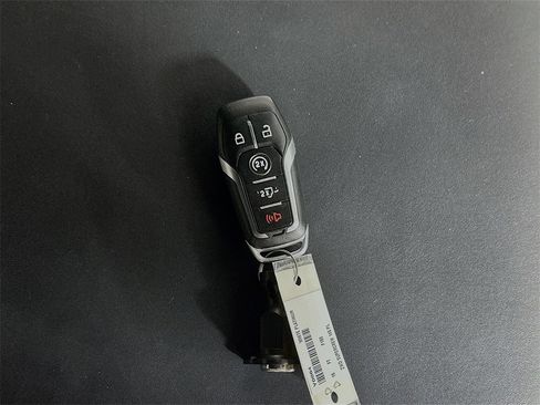 Used 2016 Ford F150 Platinum w/ Technology Package image 35