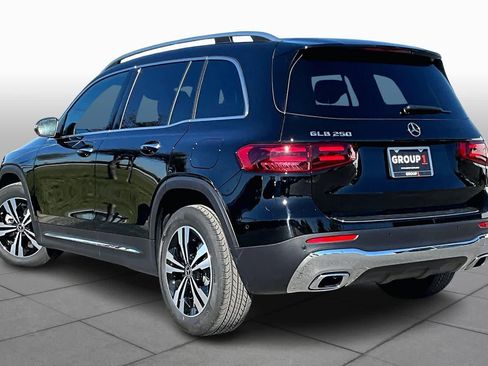 Used 2025 Mercedes-Benz GLB 250 image 11
