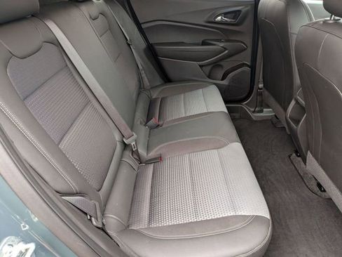 Used 2025 Chevrolet Trax LT w/ LT Convenience Package FWD image 29