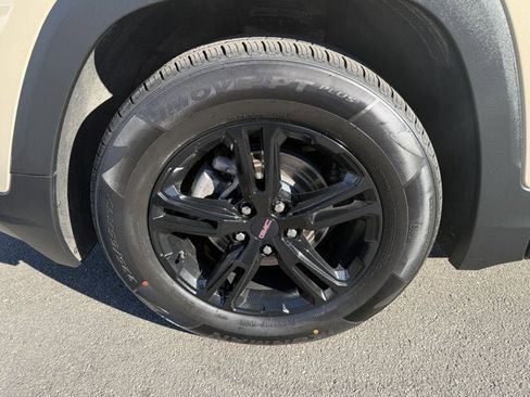 Used 2022 GMC Terrain AT4 image 11