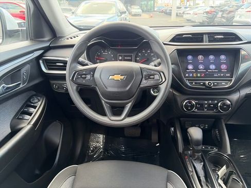 Used 2023 Chevrolet TrailBlazer LT w/ Convenience Package FWD image 13