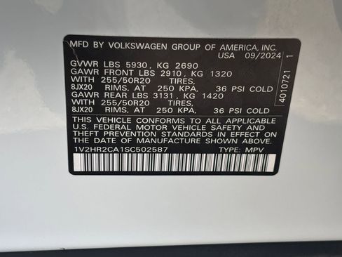 Used 2025 Volkswagen Atlas SE AWD/4WD image 32