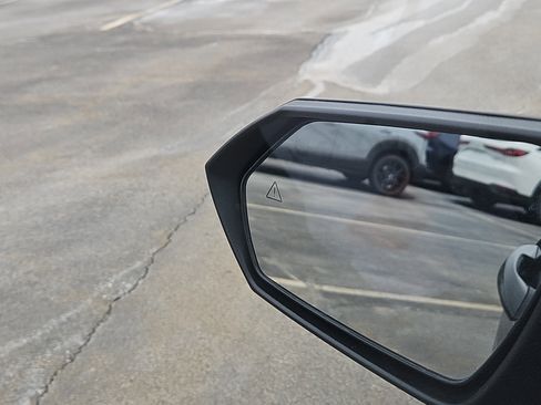 Used 2023 Hyundai Elantra Limited image 15