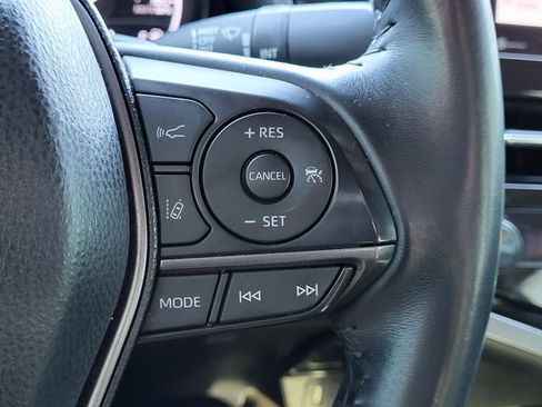 Used 2022 Toyota Camry SE FWD image 17