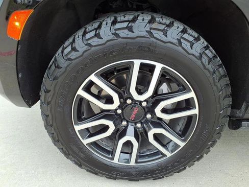 Used 2024 GMC Yukon AT4 w/ AT4 Premium Package AWD/4WD image 22