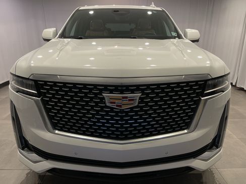 Used 2023 Cadillac Escalade Premium Luxury w/ Performance Package image 2