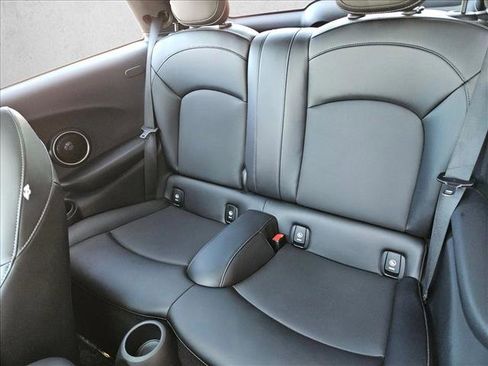 Used 2015 MINI Cooper S image 17