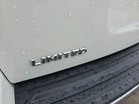 Used 2008 Jeep Grand Cherokee Limited w/ Trailer Tow Group IV RWD image 11