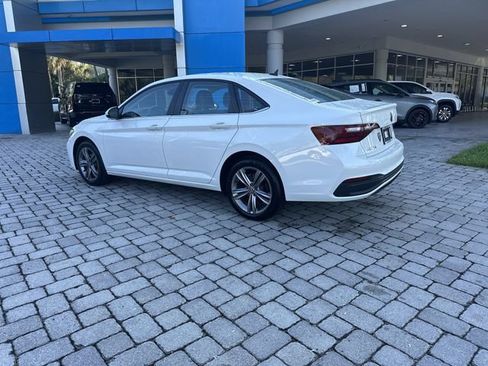 Used 2024 Volkswagen Jetta SE FWD image 34
