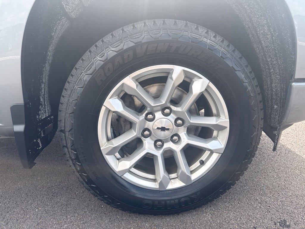 Used 2023 Chevrolet Silverado 1500 RST AWD/4WD image 13