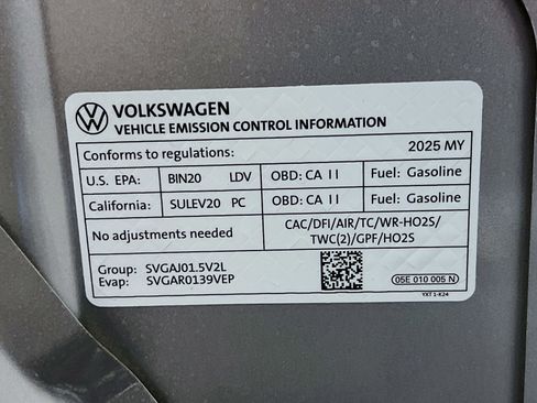 Used 2025 Volkswagen Taos SE w/ Panoramic Sunroof Package image 22