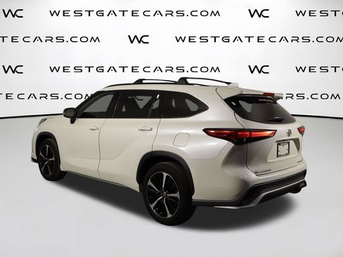 Used 2021 Toyota Highlander XSE AWD/4WD image 44