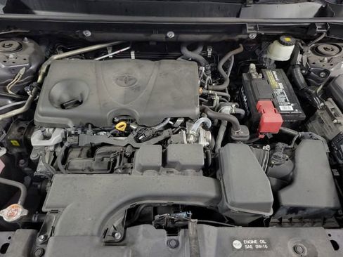 Used 2022 Toyota RAV4 LE image 10