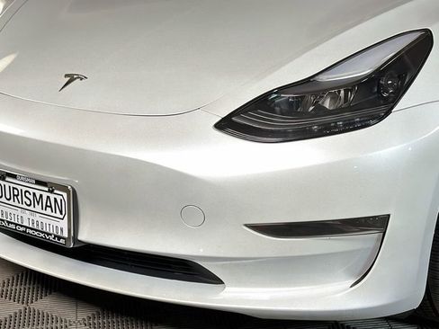 Used 2023 Tesla Model 3 Standard Range image 3
