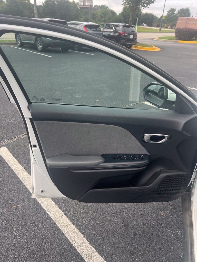 Used 2025 Kia K4 EX FWD image 12