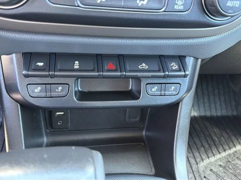 Used 2018 Chevrolet Colorado Z71 AWD/4WD image 26