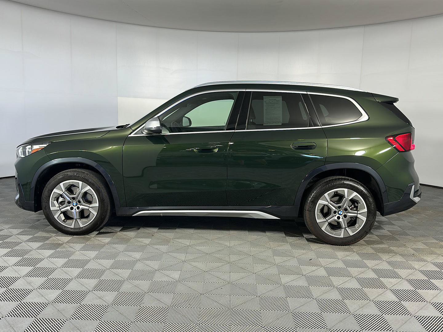 Used 2023 BMW X1 xDrive28i w/ Convenience Package AWD/4WD image 7