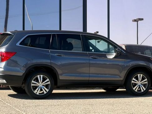Used 2017 Honda Pilot EX image 18