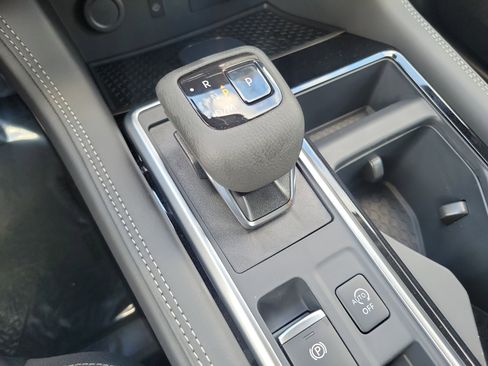 New 2026 Nissan Pathfinder Platinum FWD image 28