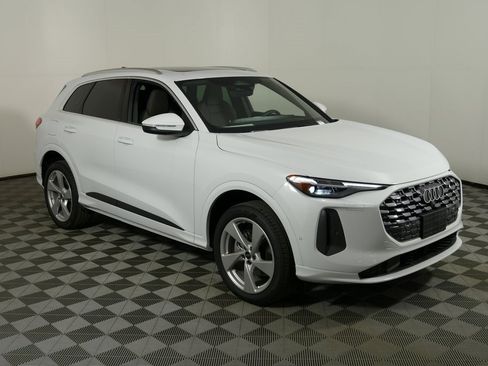 New 2025 Audi Q5 Premium Plus image 1