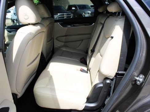 Used 2019 Cadillac XT5 FWD image 39