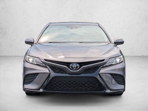 Used 2019 Toyota Camry SE FWD image 2