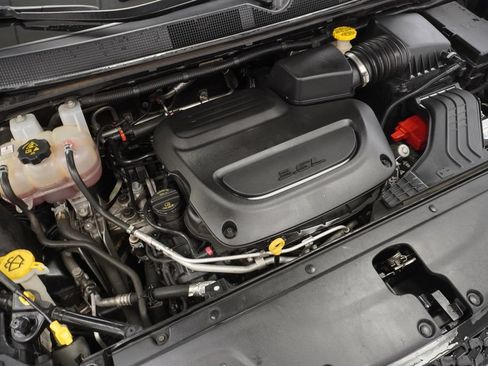Certified 2021 Chrysler Pacifica Touring-L FWD image 47