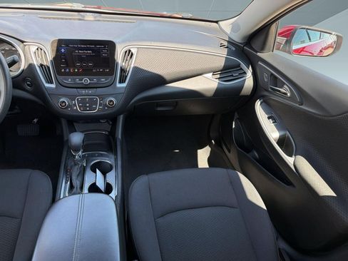 Used 2025 Chevrolet Malibu LT FWD image 28