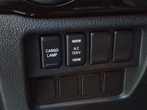 Used 2020 Nissan Titan SV w/ SV Convenience Package AWD/4WD image 14