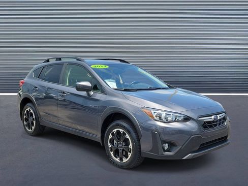 Used 2022 Subaru Crosstrek 2.0i Premium w/ Popular Package #4A AWD/4WD image 2