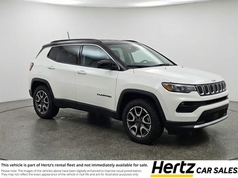 Used 2025 Jeep Compass Trailhawk image 1