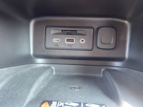 Used 2019 Chevrolet Equinox Premier AWD/4WD image 34