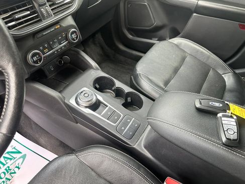 Used 2020 Ford Escape Titanium AWD/4WD image 19