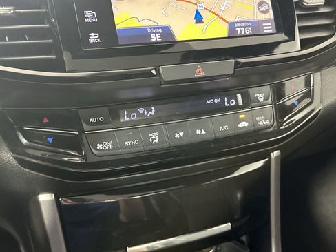 Used 2016 Honda Accord Touring image 22