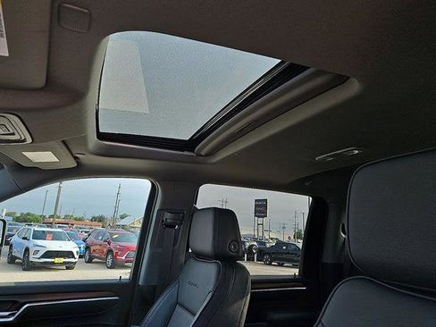 New 2025 GMC Sierra 2500 Denali w/ Denali Reserve Package image 16
