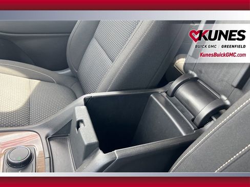 Used 2023 GMC Acadia SLE FWD image 32