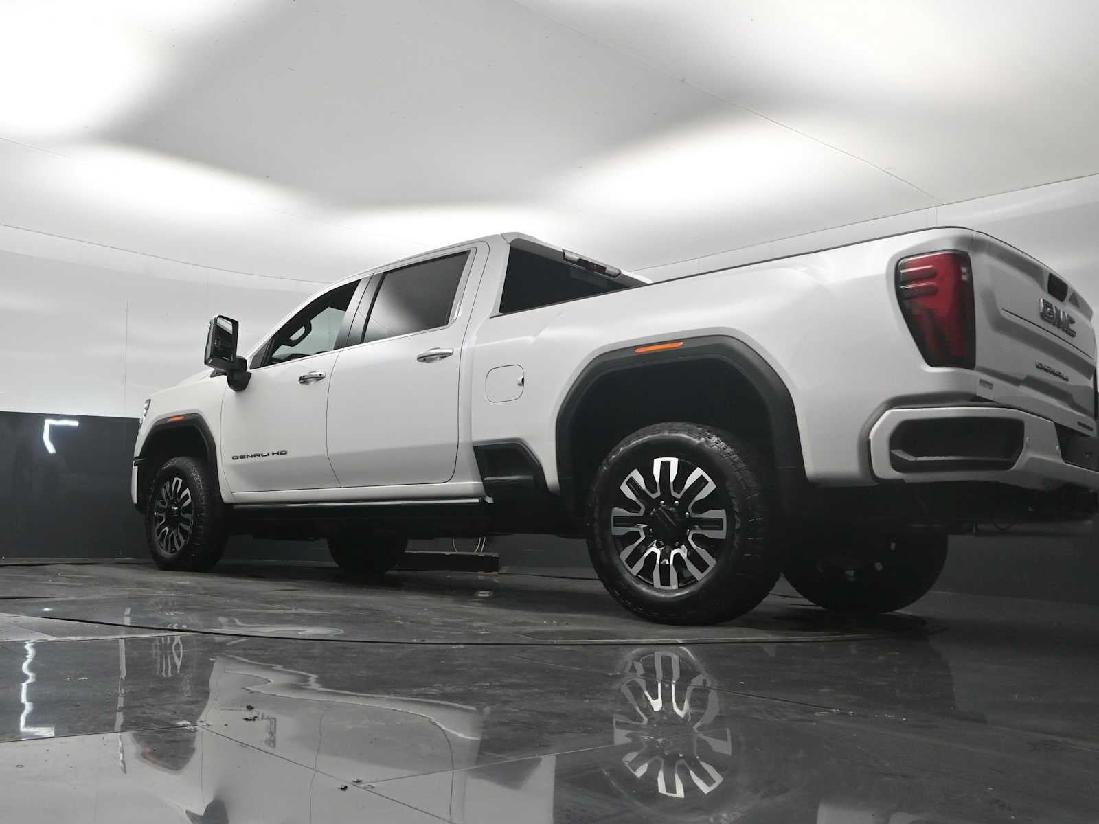 Used 2025 GMC Sierra 2500 Denali Ultimate w/ Max Trailering Package AWD/4WD image 22