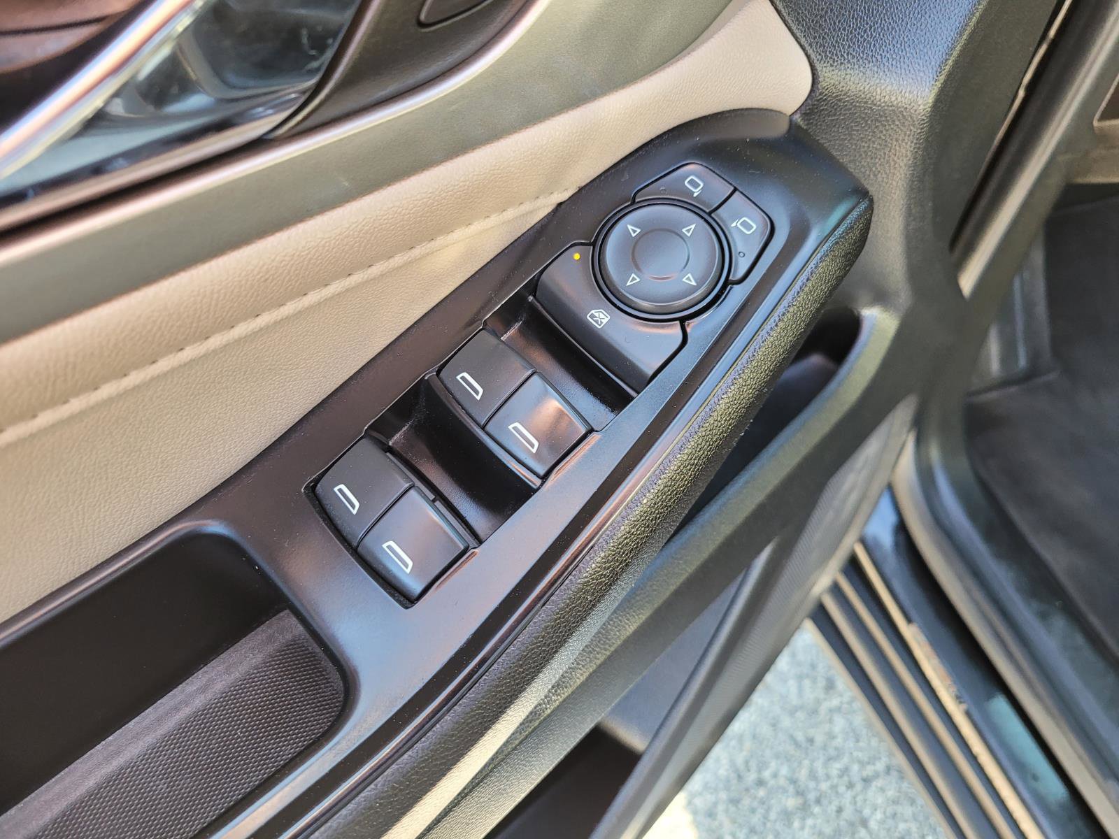 Used 2023 Chevrolet Traverse LS AWD/4WD image 20