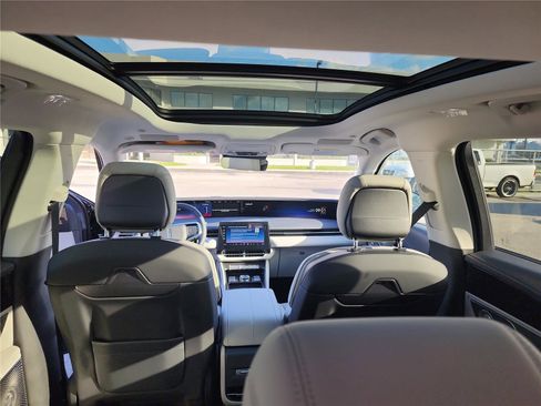 New 2026 Lincoln Nautilus Reserve AWD/4WD image 19