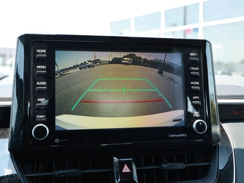 Used 2022 Toyota Corolla LE FWD image 17