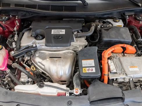Used 2017 Toyota Camry LE FWD image 3