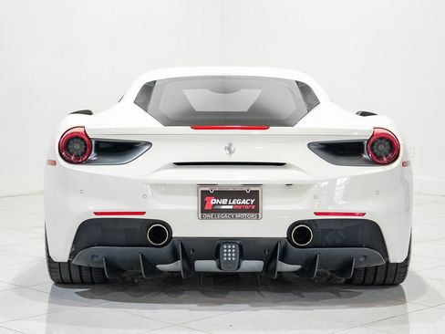 Used 2019 Ferrari 488 GTB image 7